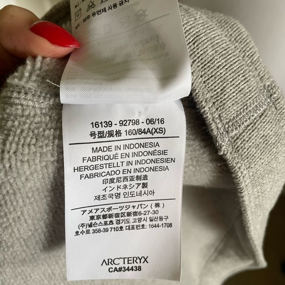 Cozy Arcteryx cowl neck sweatshirt - Picture 10 of 11